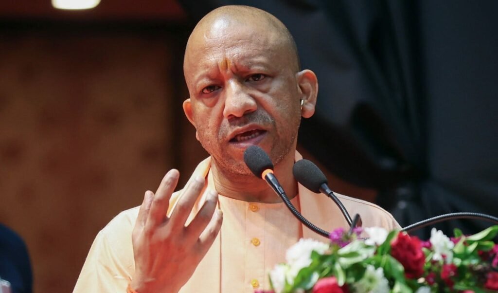 यूपी में आसमानी आफत से 89 की मौत, CM Yogi ने दिया पीड़ितों को 24 घंटे में मुआवजा देने का अल्टीमेटम