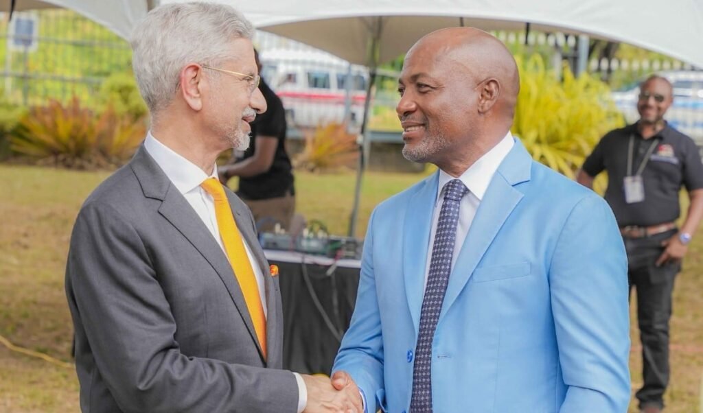 विदेश मंत्री Jaishankar की 'क्रिकेट डिप्लोमेसी', Trinidad में दिग्गज Brian Lara से हुई खास मुलाकात