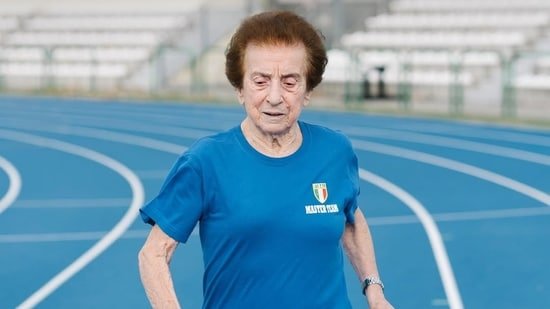 92-year-old Italian woman’s secret to staying as fit as someone half her age revealed: Work out 3 days a week and eat… 92-year-old Italian woman’s secret to staying as fit as someone half her age revealed: Work out 3 days a week and eat…