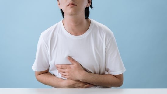 AIIMS-trained gastroenterologist lists 6 ways to manage acid reflux without medications AIIMS-trained gastroenterologist lists 6 ways to manage acid reflux without medications