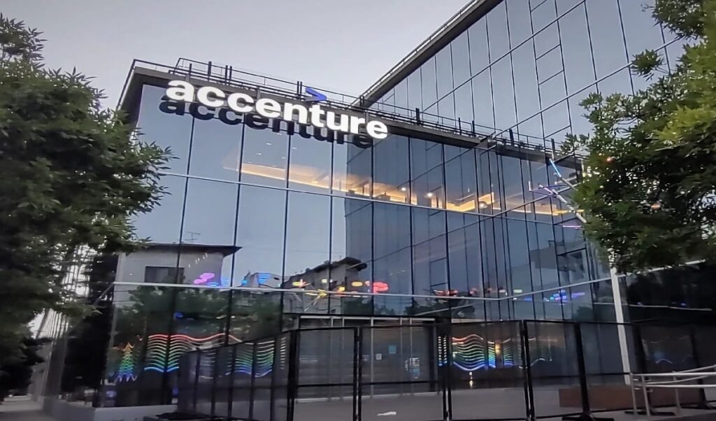 Accenture की एक खबर ने डुबोया बाजार, Infosys और TCS जैसे दिग्गज शेयर 8% तक टूटे
