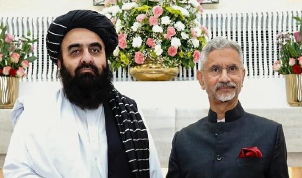Afghanistan के लिए भारत ने निकाले विमान, भेजी 5 टन की मदद Afghanistan के लिए भारत ने निकाले विमान, भेजी 5 टन की मदद