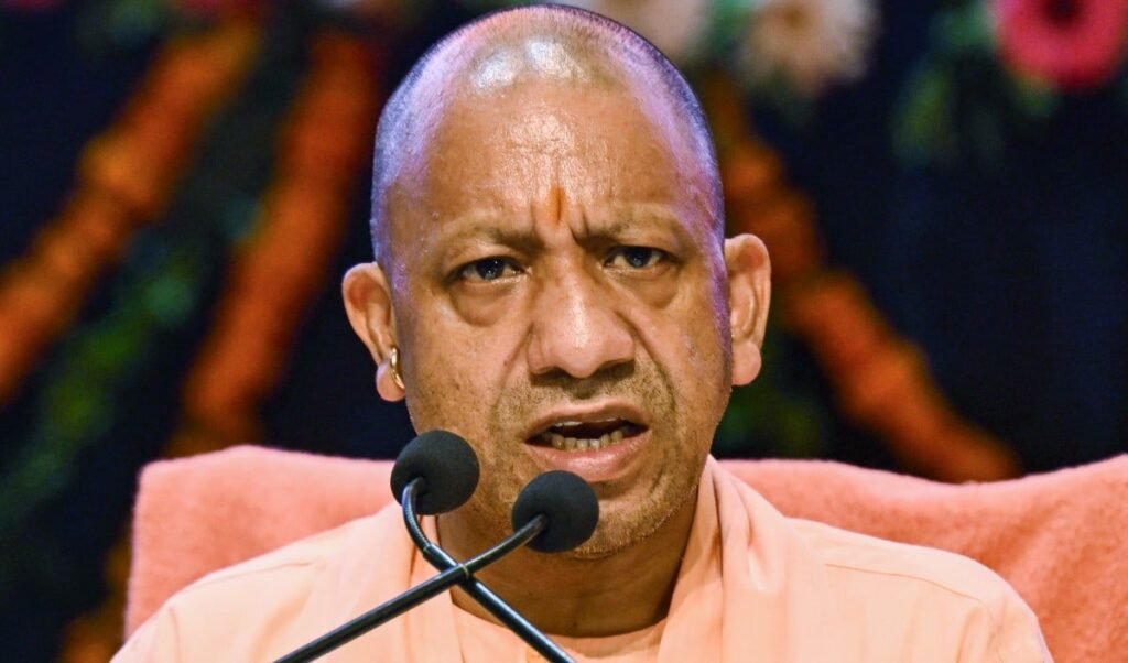 Akhilesh की बेटी पर अभद्र Post पर CM Yogi का एक्शन, Zero Tolerance दिखाते हुए दिए FIR के निर्देश Akhilesh की बेटी पर अभद्र Post पर CM Yogi का एक्शन, Zero Tolerance दिखाते हुए दिए FIR के निर्देश