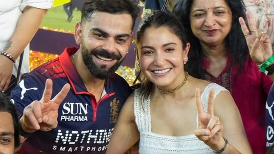 Anushka Sharma aces cool girl aesthetic as she celebrates RCB’s IPL victory with Virat Kohli in cute white lace top look Anushka Sharma aces cool girl aesthetic as she celebrates RCB’s IPL victory with Virat Kohli in cute white lace top look