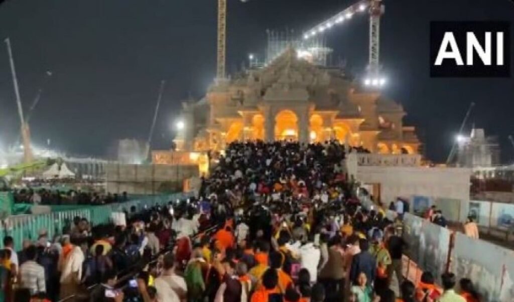 Ayodhya Ram Mandir दान में हेराफेरी? SIT ने UP सरकार को सौंपी अपनी पहली जांच रिपोर्ट Ayodhya Ram Mandir दान में हेराफेरी? SIT ने UP सरकार को सौंपी अपनी पहली जांच रिपोर्ट