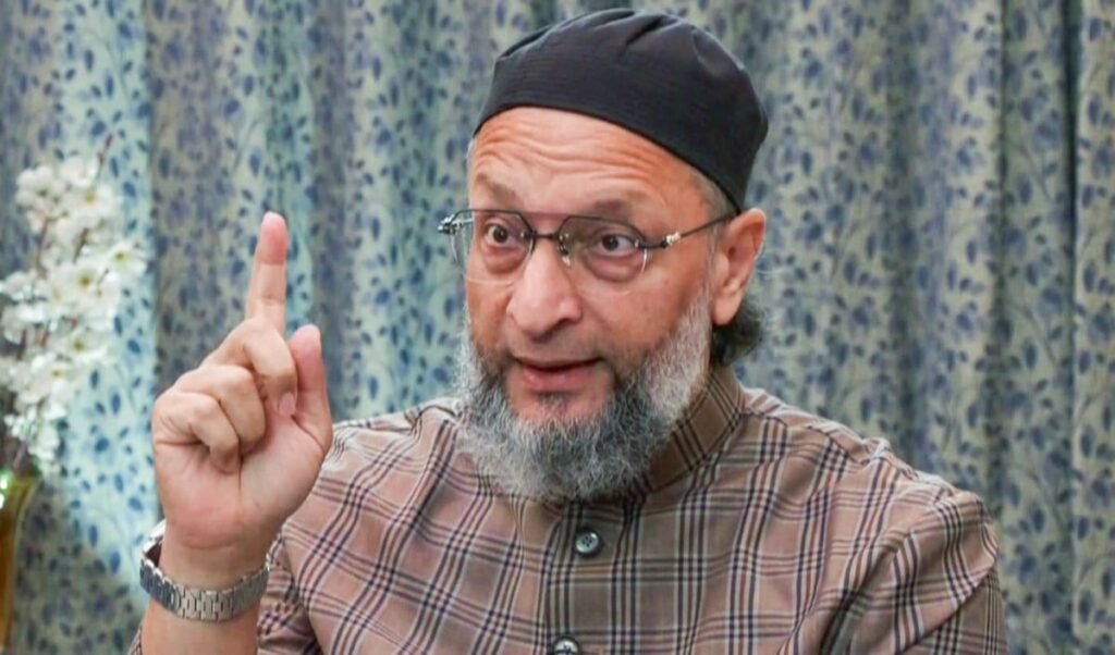 BJP को रोकने के लिए Owaisi का बड़ा दांव, UP 2027 में विपक्ष से गठबंधन को तैयार