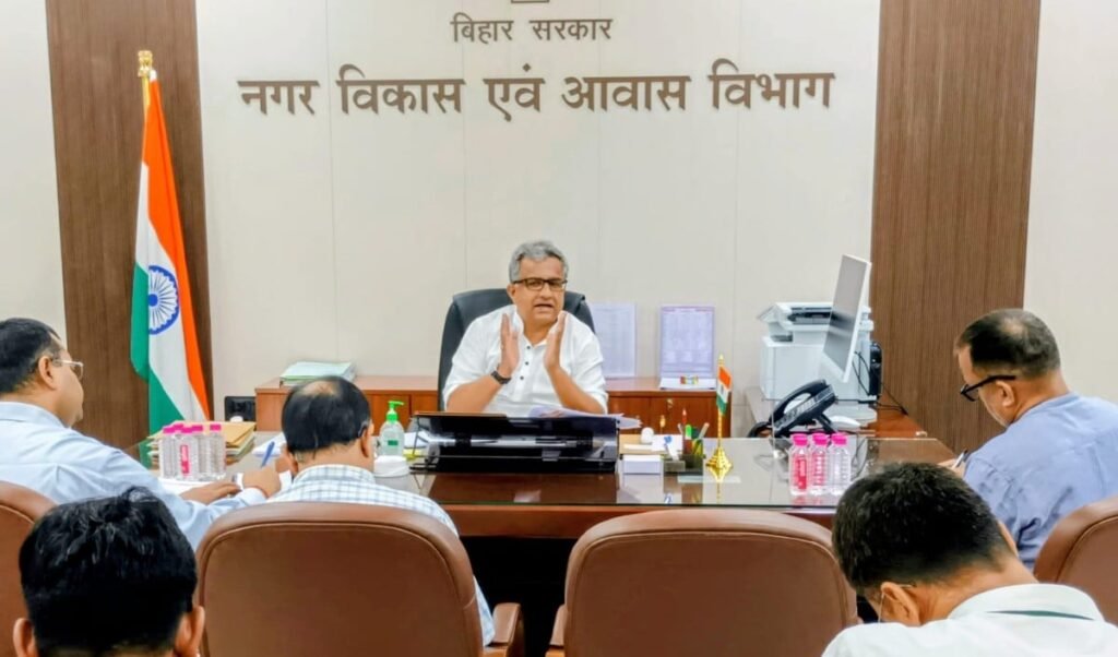 Bihar: मंत्री नीतीश मिश्रा का अधिकारियों को कड़ा संदेश: भ्रष्टाचार-लापरवाही पर चलेगी Zero Tolerance policy, गिरेगी गाज! Bihar: मंत्री नीतीश मिश्रा का अधिकारियों को कड़ा संदेश: भ्रष्टाचार-लापरवाही पर चलेगी Zero Tolerance policy, गिरेगी गाज!