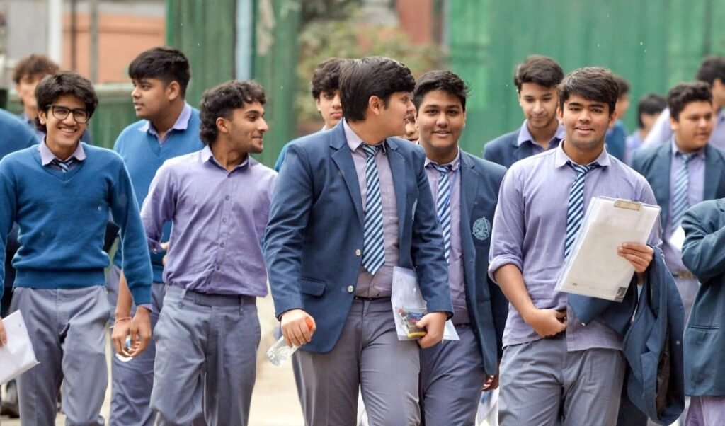 CBSE 12th Re-evaluation Result 2026 | CBSE ने रिज़ल्ट में गड़बड़ी के वेदांत के आरोपों को खारिज किया, ‘2 नहीं, बल्कि 11 मार्क्स बढ़े’