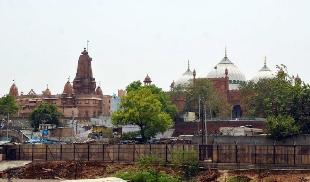 CM योगी को खून से लिखा पत्र, अब कृष्ण जन्मभूमि के चढ़ावे पर सवाल! CM योगी को खून से लिखा पत्र, अब कृष्ण जन्मभूमि के चढ़ावे पर सवाल!