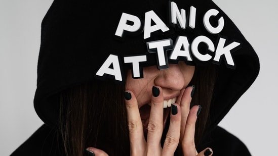 Can a panic attack cause heart attack? Cardiovascular surgeon explains the symptoms, risks, and key differences Can a panic attack cause heart attack? Cardiovascular surgeon explains the symptoms, risks, and key differences