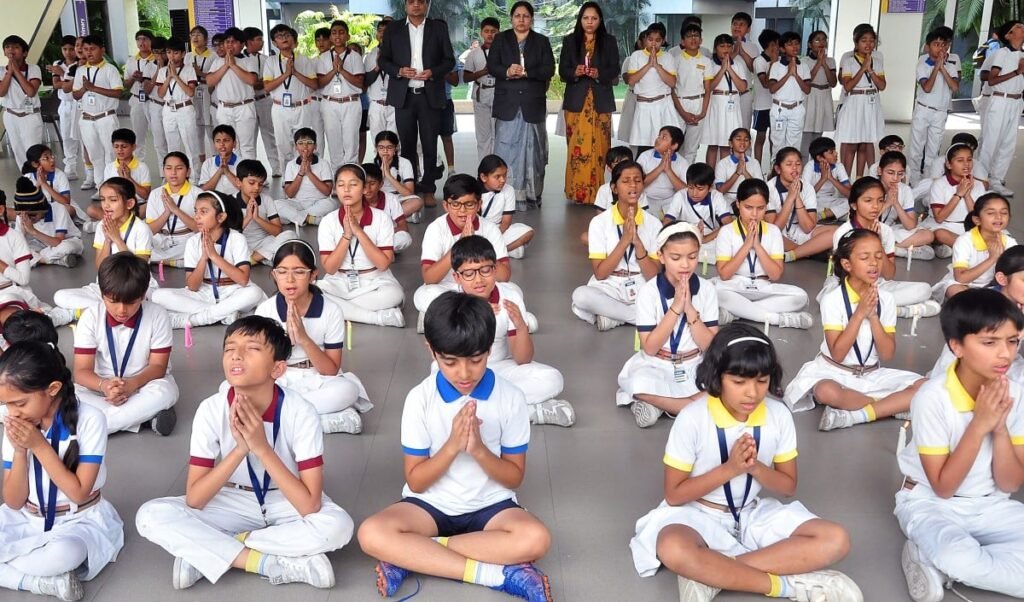 Chhattisgarh Govt Schools में Vedic Mantras अनिवार्य, Congress बोली- यह संविधान के खिलाफ Chhattisgarh Govt Schools में Vedic Mantras अनिवार्य, Congress बोली- यह संविधान के खिलाफ