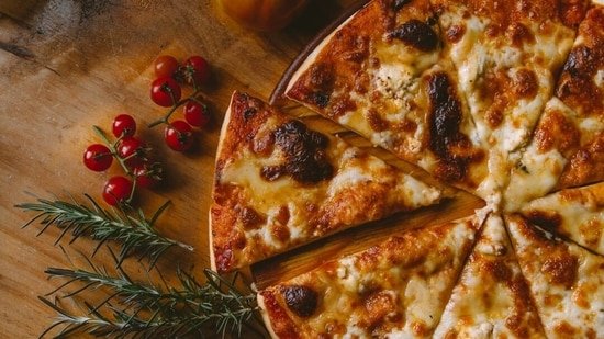 Craving pizza but without the guilt? Try this chicken and eggs pizza recipe that packs a total of 85 grams of protein Craving pizza but without the guilt? Try this chicken and eggs pizza recipe that packs a total of 85 grams of protein