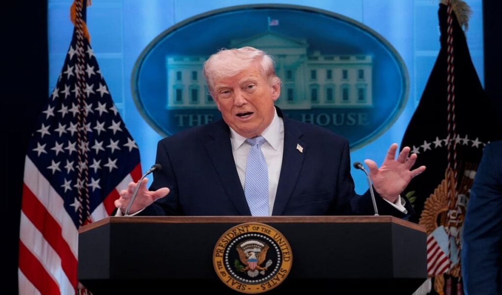 Donald Trump का बड़ा ऐलान, Strait of Hormuz से निकला रिकॉर्ड तेल, दुनिया हुई ज्यादा महफूज़ Donald Trump का बड़ा ऐलान, Strait of Hormuz से निकला रिकॉर्ड तेल, दुनिया हुई ज्यादा महफूज़