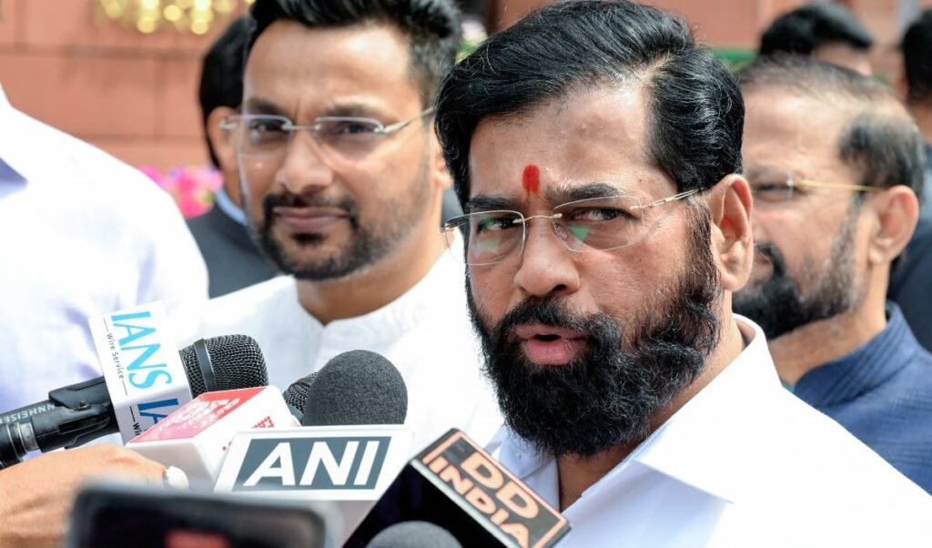 Eknath Shinde ने Uddhav से सुलह की अटकलों को नकारा, Abdul Sattar के बयान से Mahayuti में दरार? Eknath Shinde ने Uddhav से सुलह की अटकलों को नकारा, Abdul Sattar के बयान से Mahayuti में दरार?
