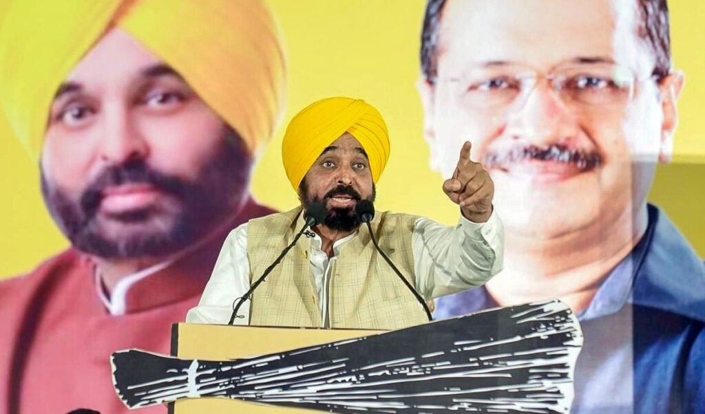 FIR के बावजूद Bhagwant Mann बोले- वीडियो फेक, विपक्ष पर फोरेंसिक रिपोर्ट में हेरफेर का लगाया आरोप FIR के बावजूद Bhagwant Mann बोले- वीडियो फेक, विपक्ष पर फोरेंसिक रिपोर्ट में हेरफेर का लगाया आरोप