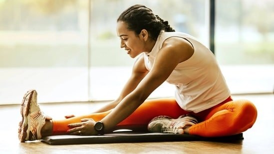 Fitness coach suggests 7 exercises and the tools you need for a 10-minute workout to boost strength and flexibility Fitness coach suggests 7 exercises and the tools you need for a 10-minute workout to boost strength and flexibility