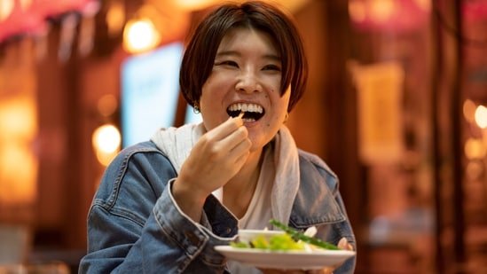 Fitness trainer shares why Japan keeps obesity at 6% while US struggles at 43% despite spending billions on weight loss Fitness trainer shares why Japan keeps obesity at 6% while US struggles at 43% despite spending billions on weight loss