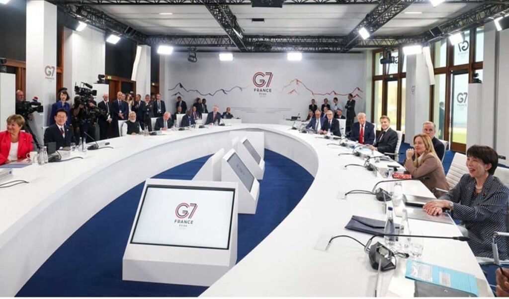 G7 Summit में PM Modi ने रखी भारत की 'विकास नीति', बोले- New Economic Model हो जरूरी G7 Summit में PM Modi ने रखी भारत की 'विकास नीति', बोले- New Economic Model हो जरूरी