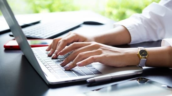 Hands ‘tingling’ after long hours of typing? Doctor shares warning signs you should not ignore Hands ‘tingling’ after long hours of typing? Doctor shares warning signs you should not ignore