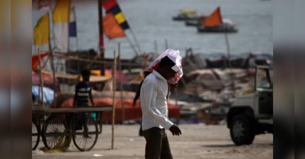 Heat, humidity of India’s monsoon could extend summer heat stress as climate warms: Study, ETHealthworld Heat, humidity of India’s monsoon could extend summer heat stress as climate warms: Study, ETHealthworld