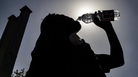 Heatwaves causing muscle cramps? Experts share symptoms that indicate it could be more than dehydration Heatwaves causing muscle cramps? Experts share symptoms that indicate it could be more than dehydration