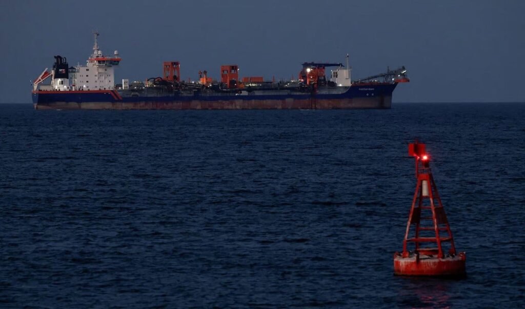 Hormuz में ईरान का 'माइन' गेम, US Peace Deal के बावजूद Global Oil Supply पर मंडराया संकट