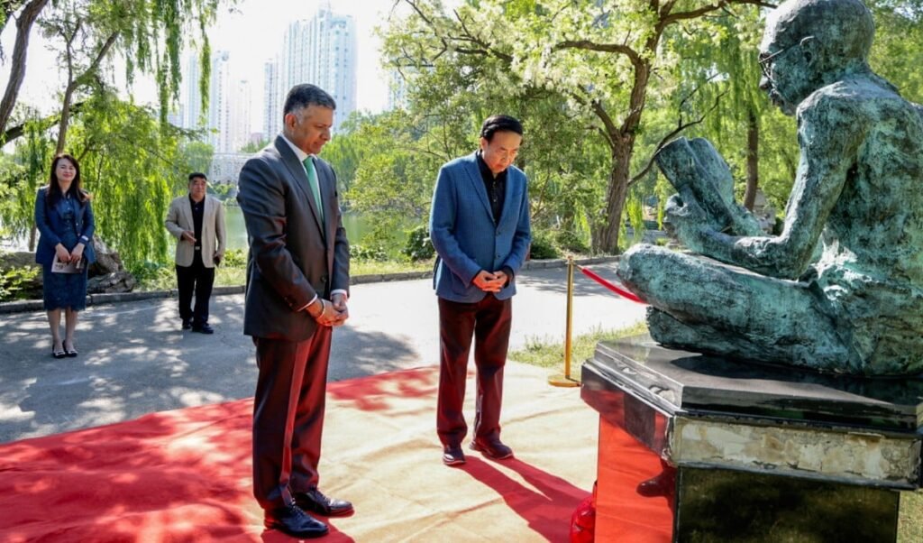 India-China Tension के बीच Beijing से संदेश, Ambassador Doraiswami ने याद दिलाई 2000 साल की दोस्ती India-China Tension के बीच Beijing से संदेश, Ambassador Doraiswami ने याद दिलाई 2000 साल की दोस्ती