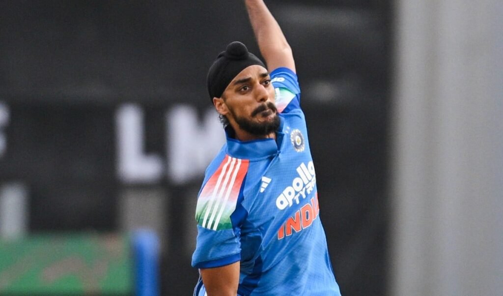 India vs Afghanistan ODI | 'भारत की जर्सी पहनते ही बदल जाते हैं अर्शदीप…', आईपीएल के खराब फॉर्म को भुलाकर चमके बाएं हाथ के पेसर, मनोज तिवारी ने की तारीफ