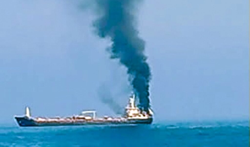 Indian Vessel Attacked In Gulf | ट्रंप ने ईरान पर भारतीय जहाजों पर हमले करने का आरोप लगाया, तेहरान ने इसे ‘निराधार’ बताया Indian Vessel Attacked In Gulf | ट्रंप ने ईरान पर भारतीय जहाजों पर हमले करने का आरोप लगाया, तेहरान ने इसे ‘निराधार’ बताया