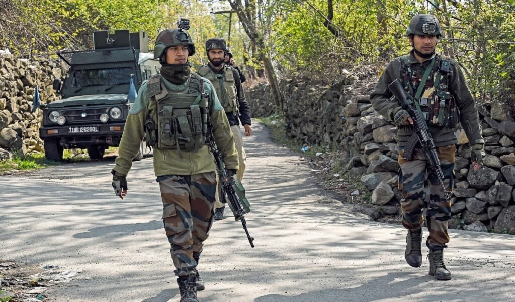 Jammu and Kashmir | बारामूला में बड़ा हादसा! उरी सेक्टर में ग्रेनेड फटने से सेना के दो जवान शहीद Jammu and Kashmir | बारामूला में बड़ा हादसा! उरी सेक्टर में ग्रेनेड फटने से सेना के दो जवान शहीद