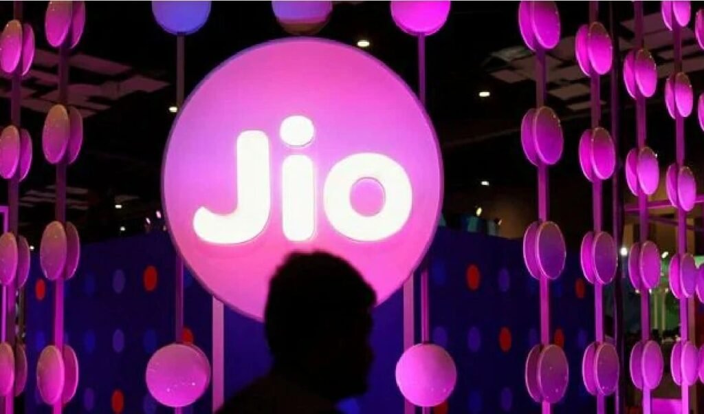 Jio का Mega IPO रचेगा इतिहास! Stock Market में अब तक का सबसे बड़ा पब्लिक इश्यू, निवेशक तैयार। Jio का Mega IPO रचेगा इतिहास! Stock Market में अब तक का सबसे बड़ा पब्लिक इश्यू, निवेशक तैयार।