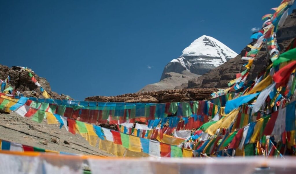 Kailash Mansarovar Yatra: काठमांडू में फंसे 52 भारतीय श्रद्धालु, MEA ने जारी की एडवाइजरी