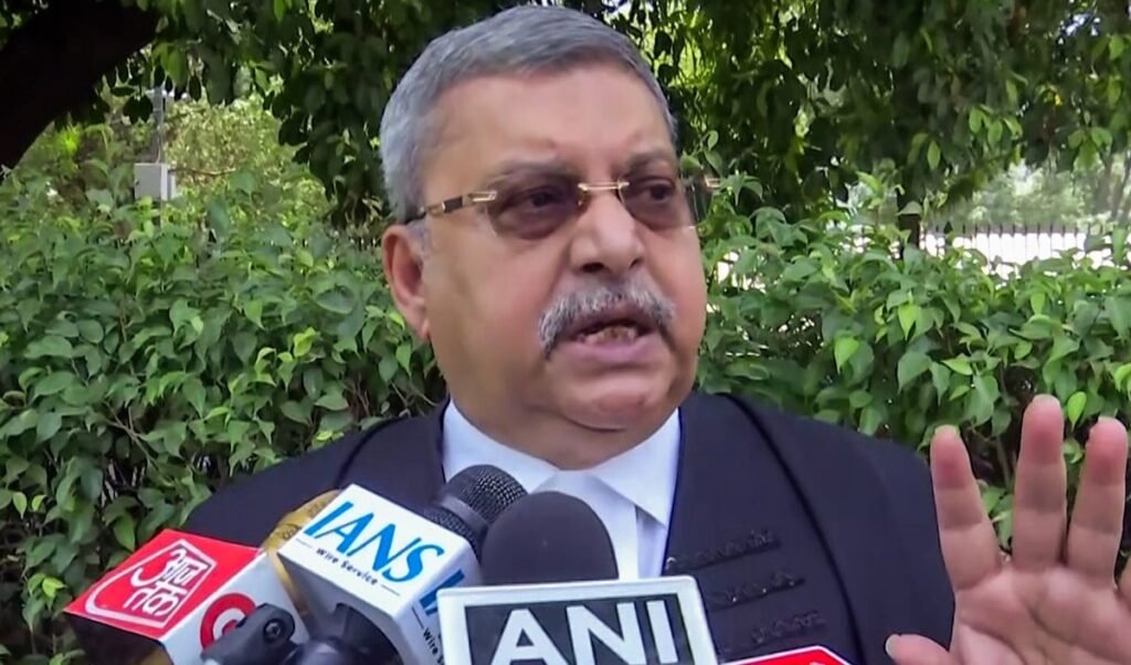 Kalyan Banerjee का U-turn: Abhishek संग सुलह, NDA के खिलाफ जंग का ऐलान! TMC में सब ठीक? Kalyan Banerjee का U-turn: Abhishek संग सुलह, NDA के खिलाफ जंग का ऐलान! TMC में सब ठीक?