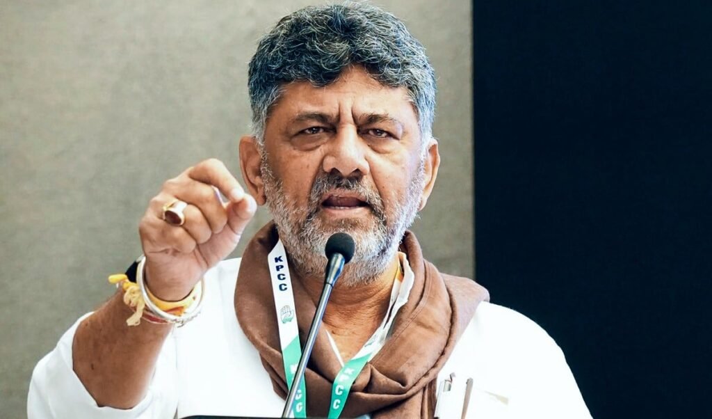Karnataka CM Swearing In Ceremony | डीके शिवकुमार संभालेंगे कमान, कांग्रेस की नज़र जातिगत संतुलन पर, 12 संभावित मंत्रियों की लिस्ट Karnataka CM Swearing In Ceremony | डीके शिवकुमार संभालेंगे कमान, कांग्रेस की नज़र जातिगत संतुलन पर, 12 संभावित मंत्रियों की लिस्ट