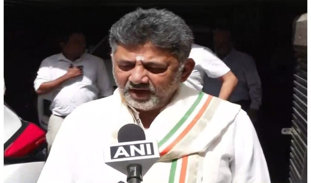 Karnataka Congress का संकट टला, देर रात मान-मनौव्वल के बाद DK Shivakumar बोले- सब ठीक है