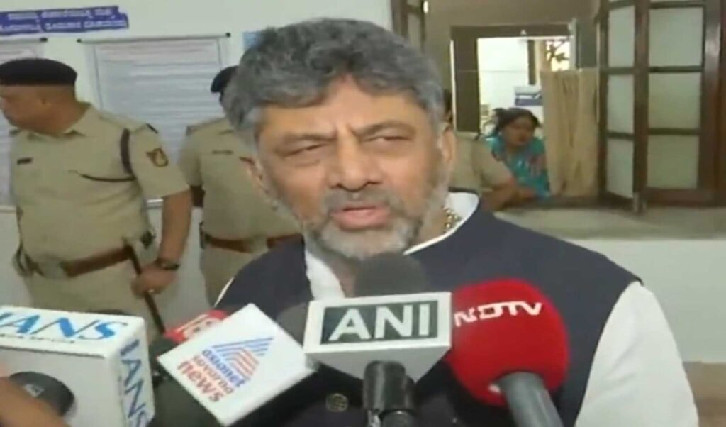 Karnataka MLC Election: क्रॉस-वोटिंग पर DK Shivakumar का पलटवार, बोले- ‘यह Secret Ballot है’ Karnataka MLC Election: क्रॉस-वोटिंग पर DK Shivakumar का पलटवार, बोले- ‘यह Secret Ballot है’