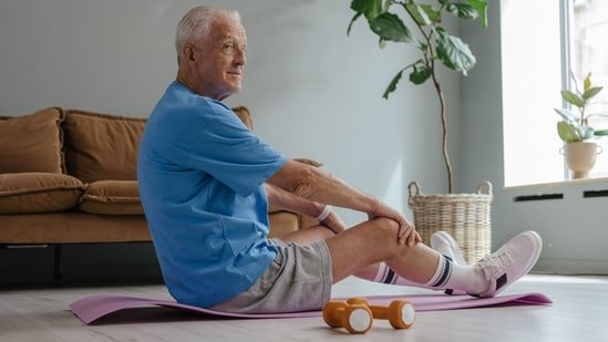 Longevity doctor lists 5 habits to stop if you want to live longer: Skimping on sleep, chronic stress, and more Longevity doctor lists 5 habits to stop if you want to live longer: Skimping on sleep, chronic stress, and more