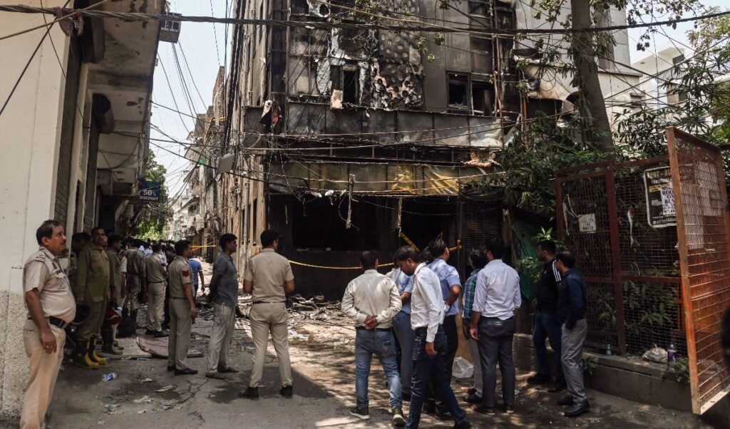 Malviya Nagar Fire पर Mayor सख्त! तीन दिन में मांगी जांच रिपोर्ट, लापरवाही पर होगी कार्रवाई