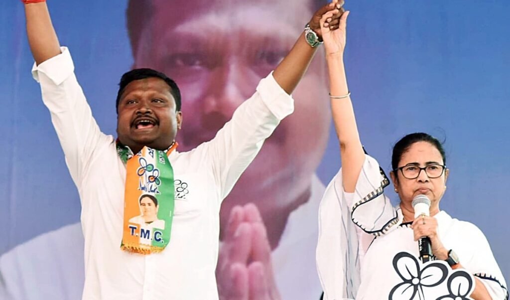 Mamata Banerjee की TMC में इस्तीफों की हैट्रिक, सांसद Prakash Chik Baraik ने भी Rajya Sabha छोड़ी Mamata Banerjee की TMC में इस्तीफों की हैट्रिक, सांसद Prakash Chik Baraik ने भी Rajya Sabha छोड़ी