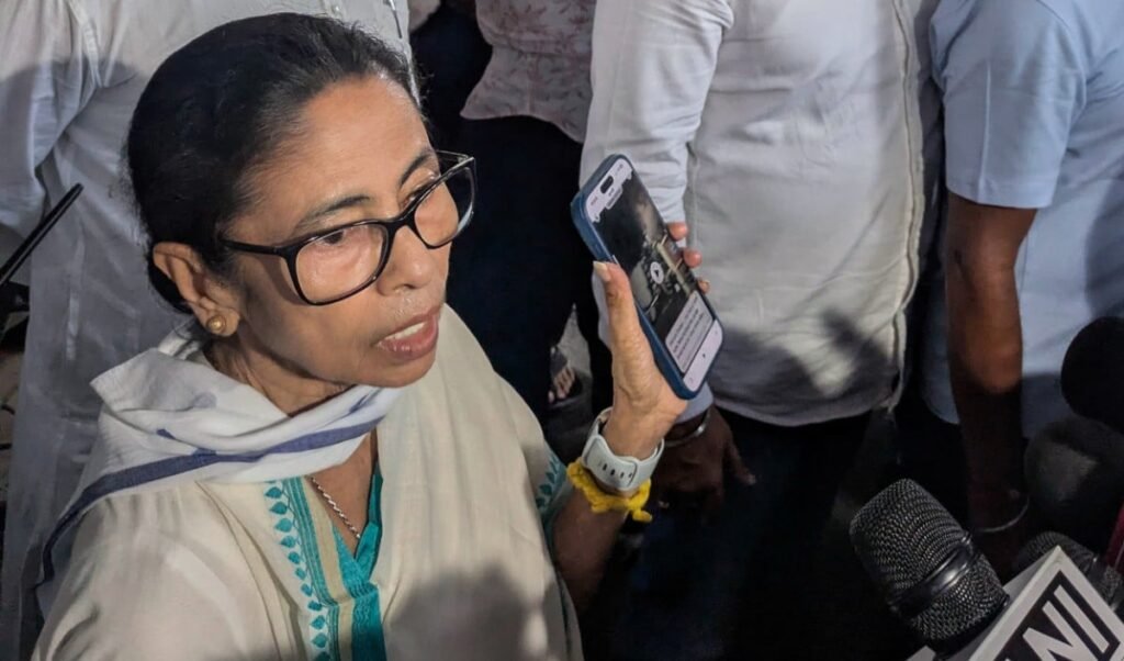 Mamata Banerjee की TMC में बगावत? 61 MLA बैठक से नदारद, टली मीटिंग