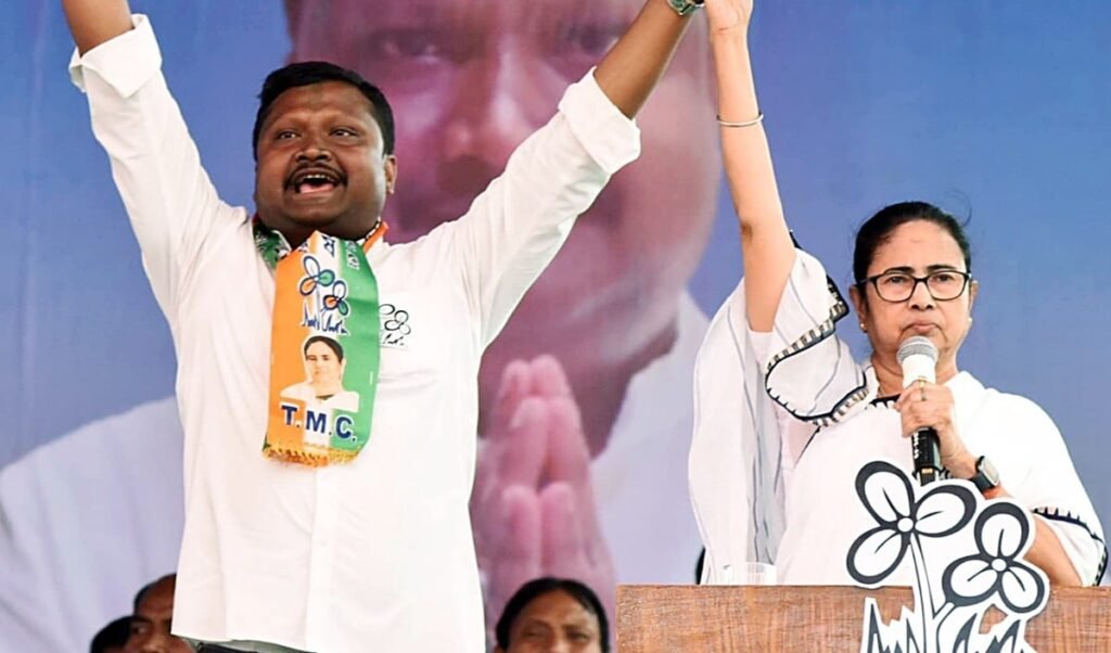 Mamata Banerjee को एक और बड़ा झटका! TMC सांसद प्रकाश चिक बारिक का राज्यसभा से इस्तीफा, एक हफ्ते में तीसरी बड़ी टूट Mamata Banerjee को एक और बड़ा झटका! TMC सांसद प्रकाश चिक बारिक का राज्यसभा से इस्तीफा, एक हफ्ते में तीसरी बड़ी टूट