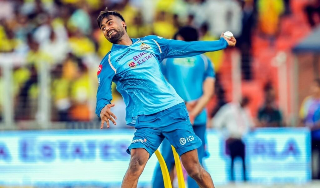 Manav Suthar ने Test Debut पर किया कमाल, 6 विकेट लेकर रचा इतिहास!