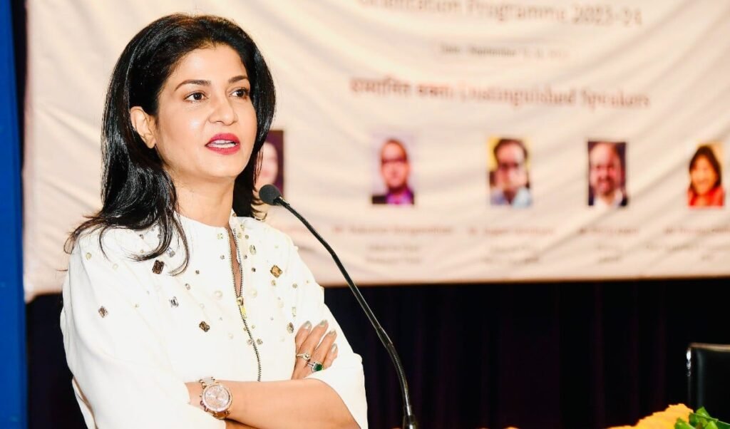 Media vs Education: Anjana Om Kashyap ने Khan Sir पर ठोका मानहानि केस, अब Court में होगी जंग Media vs Education: Anjana Om Kashyap ने Khan Sir पर ठोका मानहानि केस, अब Court में होगी जंग
