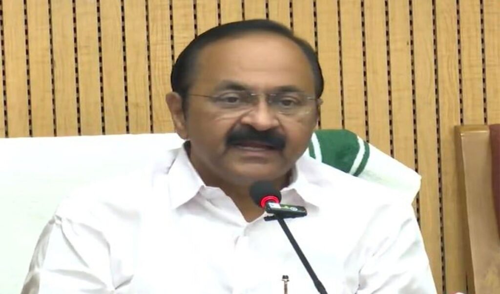 Medical Negligence पर Kerala CM का बड़ा Action, Palakkad की पीड़िता को तुरंत मिली आर्थिक मदद Medical Negligence पर Kerala CM का बड़ा Action, Palakkad की पीड़िता को तुरंत मिली आर्थिक मदद