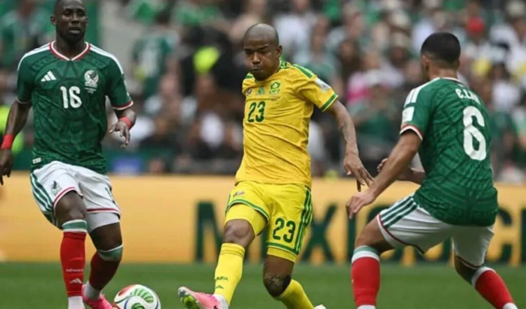 Mexico vs South Africa: फुटबॉल कम, Red Cards का ड्रामा ज्यादा, FIFA के नए टूर्नामेंट पर उठे सवाल Mexico vs South Africa: फुटबॉल कम, Red Cards का ड्रामा ज्यादा, FIFA के नए टूर्नामेंट पर उठे सवाल