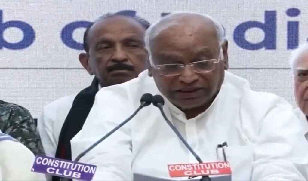NEET-UG पेपर लीक पर INDIA Bloc का बड़ा एक्शन, CJI को लिखेंगे खत, शिक्षा मंत्री का इस्तीफा मांगा NEET-UG पेपर लीक पर INDIA Bloc का बड़ा एक्शन, CJI को लिखेंगे खत, शिक्षा मंत्री का इस्तीफा मांगा