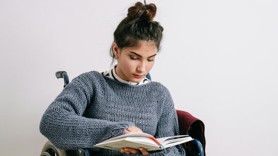 Neurologist reveals early signs of multiple sclerosis: Fatigue, weakness, brain fog and more Neurologist reveals early signs of multiple sclerosis: Fatigue, weakness, brain fog and more