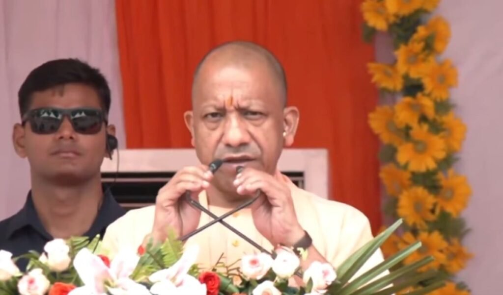 Noida को CM Yogi की सौगात, 45 Electric Bus सड़कों पर, बोले- ये है नया यूपी Noida को CM Yogi की सौगात, 45 Electric Bus सड़कों पर, बोले- ये है नया यूपी