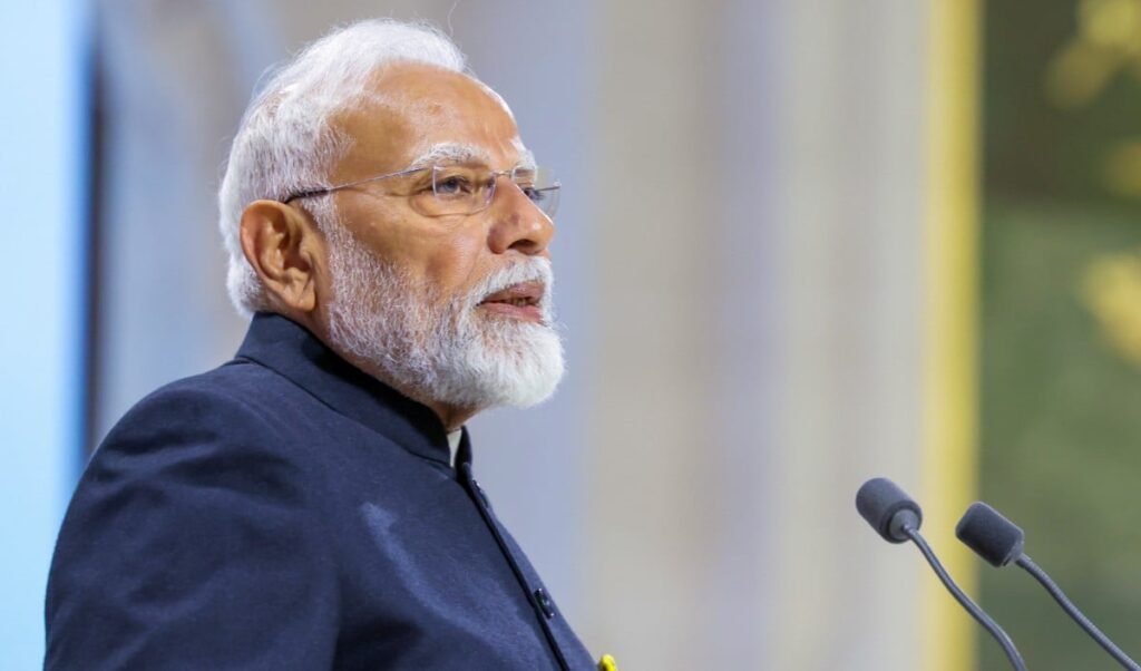 PM Modi Paris Visit | प्रधानमंत्री मोदी पेरिस पहुंचे, वैश्विक प्रगति के लिए भारत-फ्रांस की साझेदारी को अहम बताया PM Modi Paris Visit | प्रधानमंत्री मोदी पेरिस पहुंचे, वैश्विक प्रगति के लिए भारत-फ्रांस की साझेदारी को अहम बताया