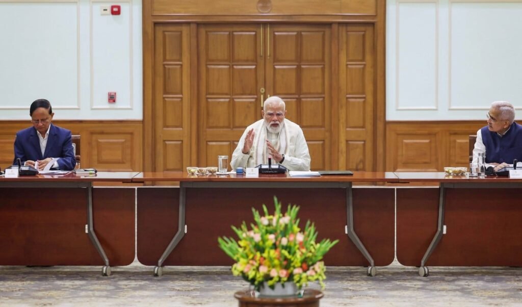 PM Modi की बड़ी बैठक, Global Crisis के बीच Economic Growth की रफ्तार तेज करने पर हुआ मंथन PM Modi की बड़ी बैठक, Global Crisis के बीच Economic Growth की रफ्तार तेज करने पर हुआ मंथन